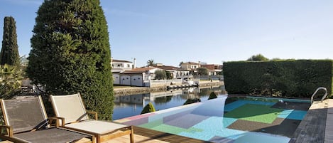 Propriété, Piscine, Maison, Bâtiment, Immobilier, Meubles, Domicile, Pièce, Architecture, Patio