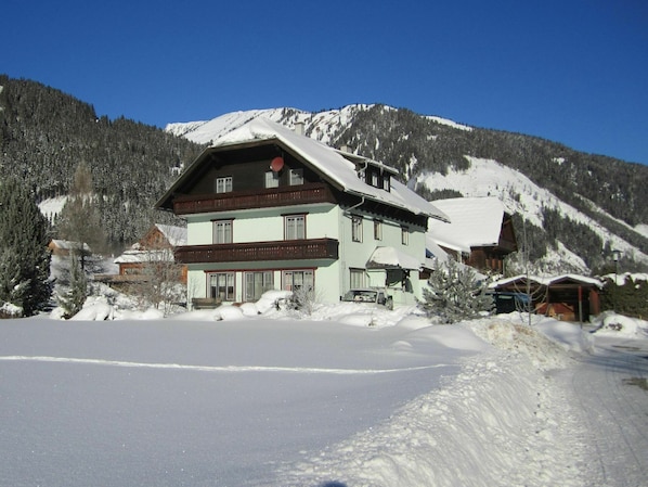 Cielo, Neve, Montagna, Proprietà, Finestra, Costruzione, Casa, Pendenza, Albero, Geografia Montane