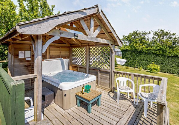 Bain à remous extérieur