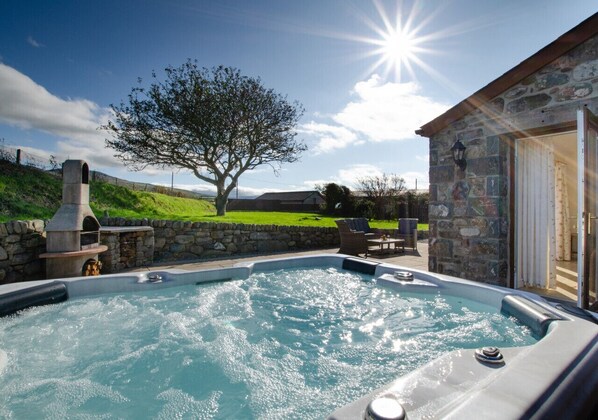 Bain à remous extérieur