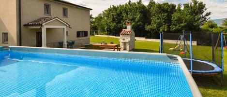 Water, Sky, Cloud, Property, Plant, Swimming Pool, Building, Rectangle, Tree, Shade