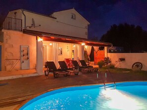 Property, Swimming Pool, Home, House, Building, Lighting, Real Estate, Villa, Patio, Estate