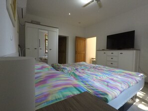 2. TV-Gerät im Schlafzimmer