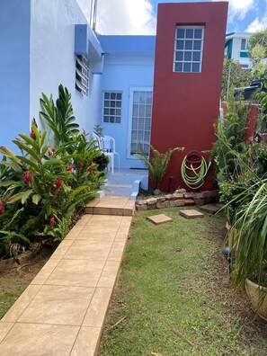 Studio Apartment near Cratch boat and Wishing Well beach 15 min walking distance