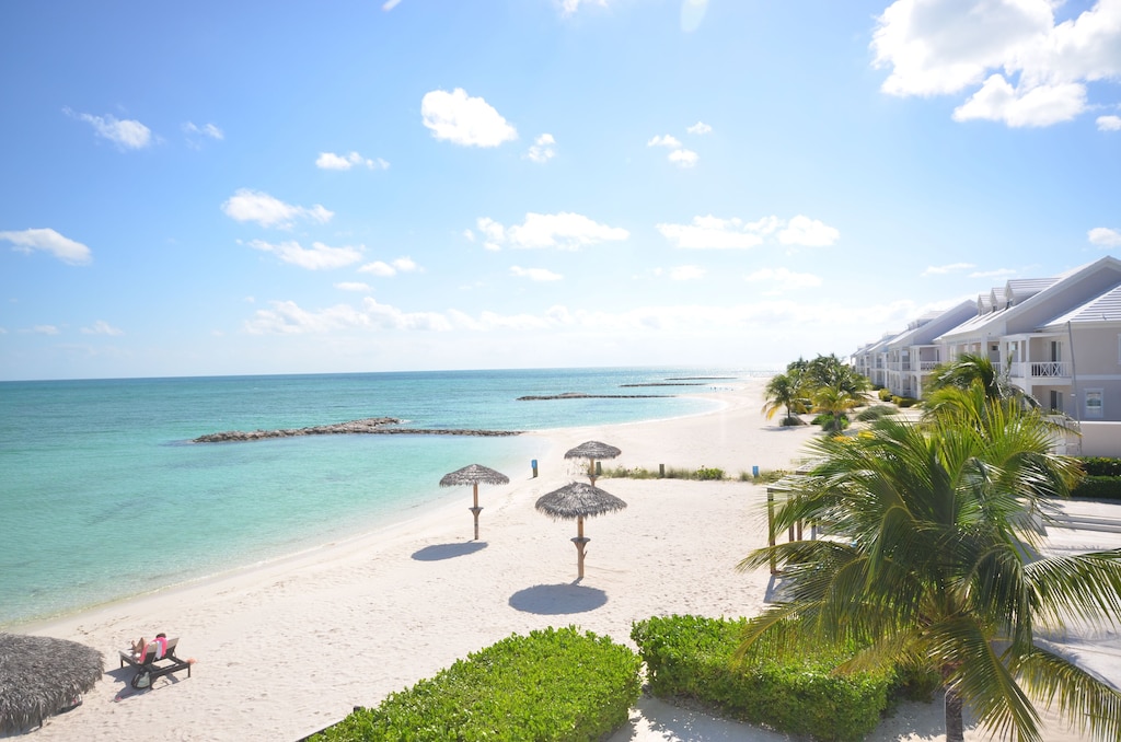 Beachfront 4 Bedroom Luxury Villa Directly On White Sand Beach Palm Cay