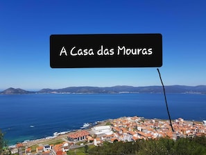 Vista de Porto do Son desde el monte Dordo. Situacion de la vivienda.