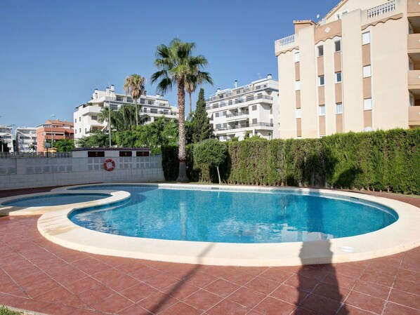 Propriété, Piscine, Bâtiment, Immobilier, Appartement, Recours, Ville, Zone Résidentielle, L'Eau, Condominium