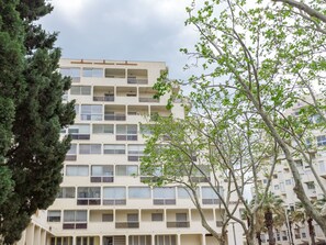 Eigentum, Wasser, Himmel, Interior Design, Gebäude, Schwimmbad, Freizeit, Schatten, Baum, Eigentumswohnung