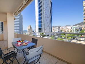 Appartement, Condominium, Skyscraper, BĂątiment Commercial, Chaise, Balcon, Cityscape