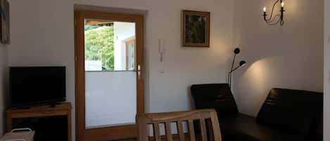 Ferienwohnung Junior****, 1-2 Personen, Dusche/WC, Terrasse, TV, 1 Schlafzimmer-Wohnen