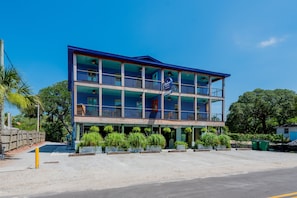 The Hudson Building-Apartment Exterior