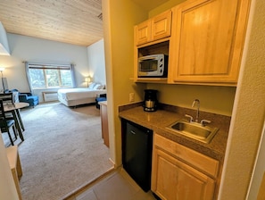 Kitchenette - Toaster Oven / Mini Fridge / Coffee Maker