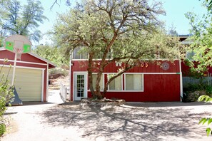 Front view of home