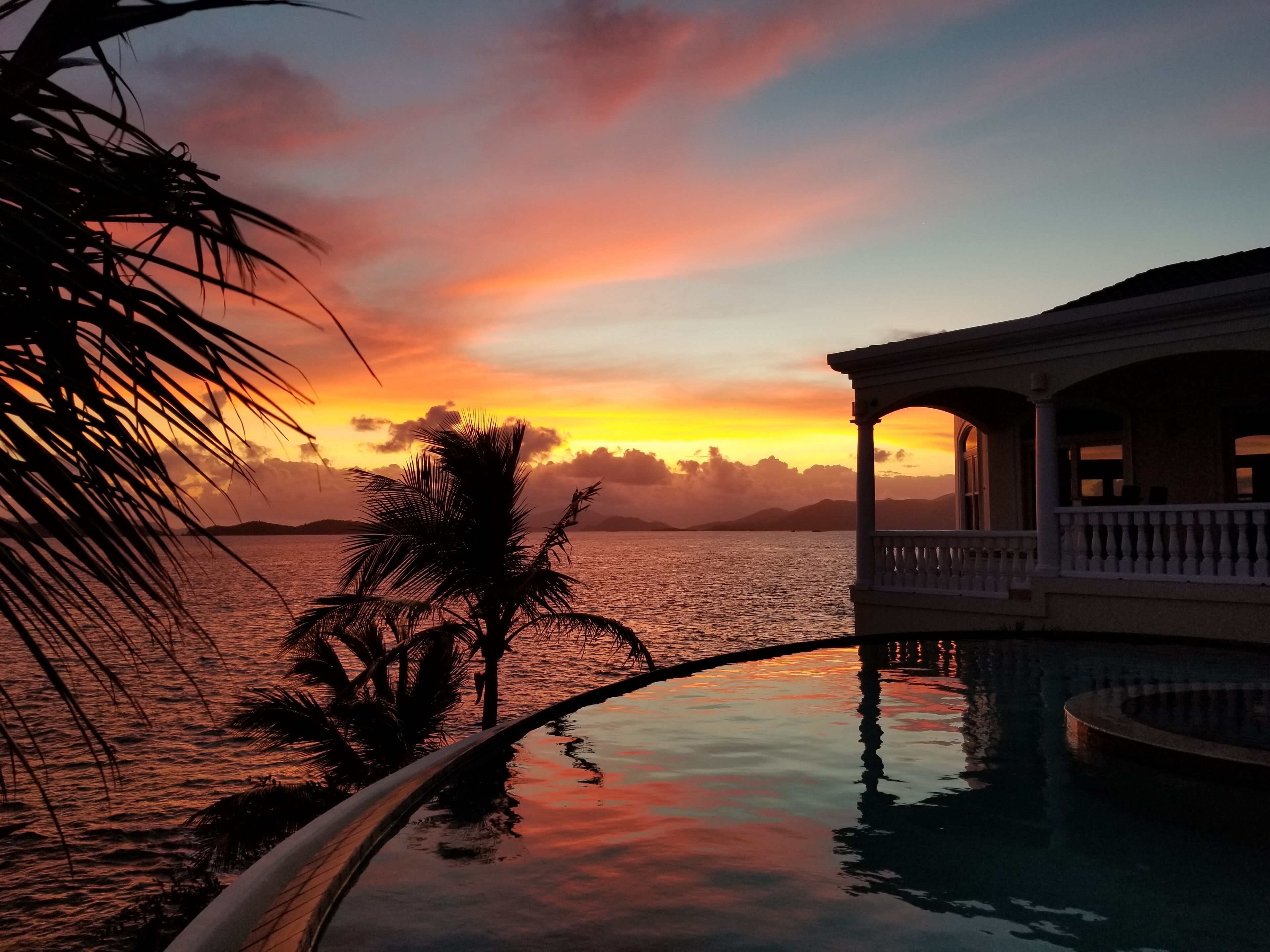 Villa St Thomas/Luxury Oceanfront/Breathtaking Views/Total