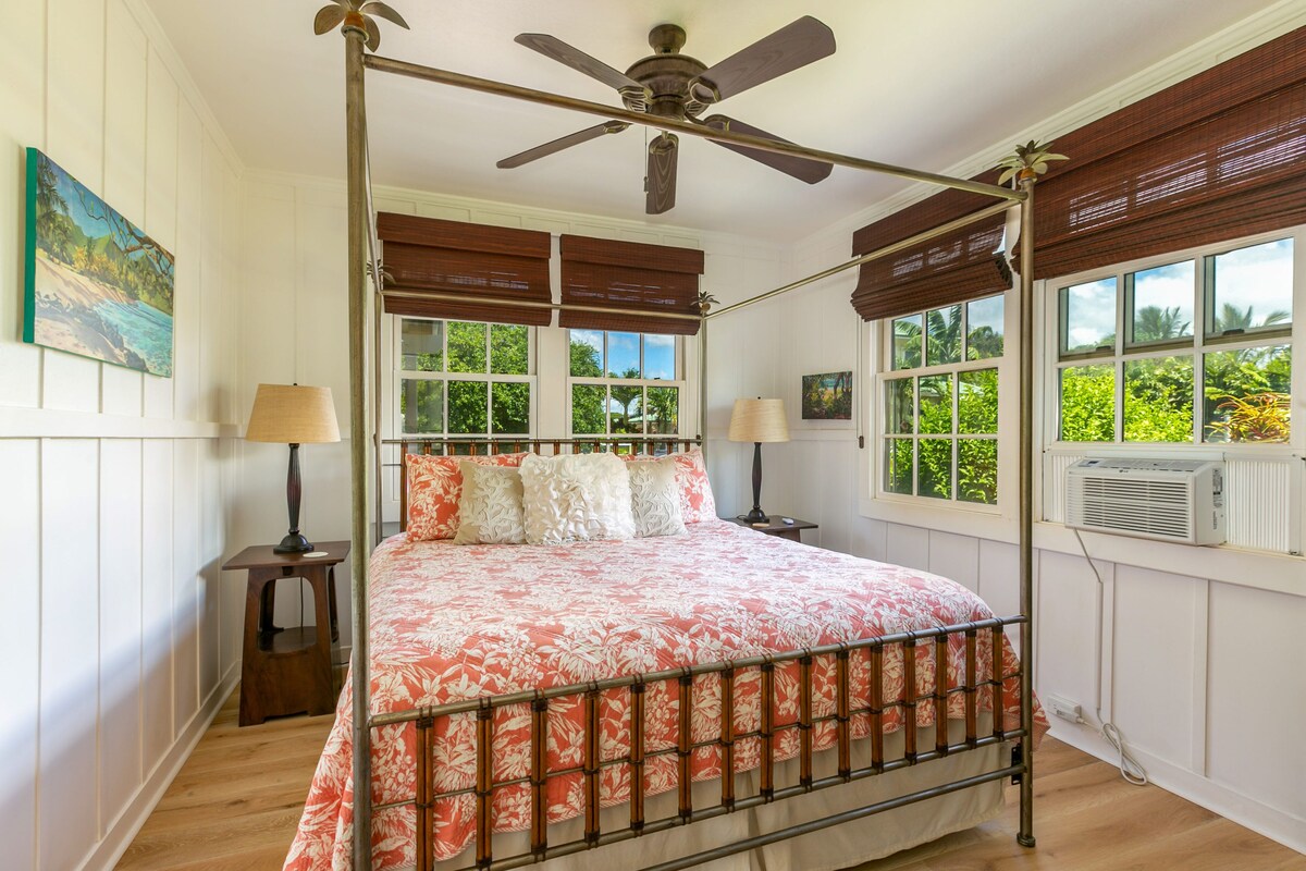 Delightful Historic Cottage Steps from Poipu/Brennecke’s Beaches A/C