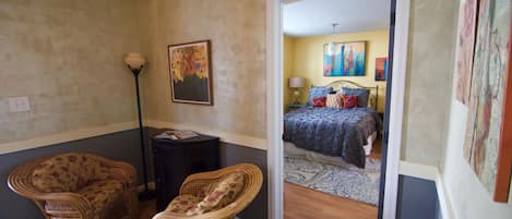 Spacious entry way leading into the bedroom. 