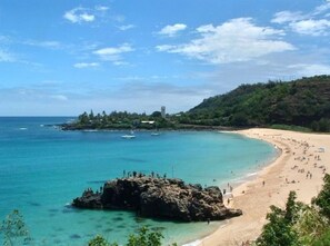 Waimea Bay within 10 min walking distance from unit