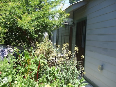 Ky's Cottage - White Dome in Myrtletown 