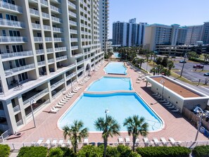 Ariel Dunes II pools