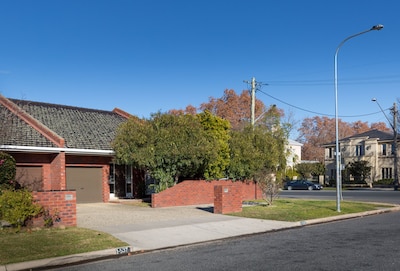 Townhouse Located in Central Albury
Cecil’s Place home away from home