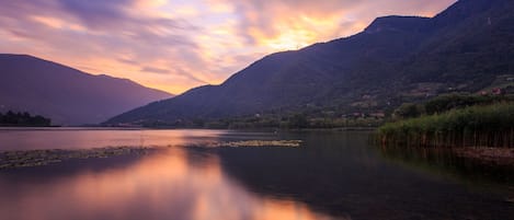 Lago di Endine all'Alba