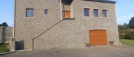 Dans le petit village de Vellereux, entre Bastogne et Houffalize.
