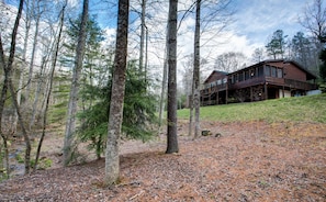 Bear Bottom Cabin Exterior View