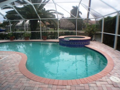 Lovely Key West Style Waterfront Heated Pool/Spa, Walk To South Beach