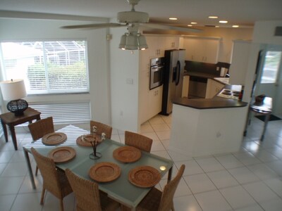 Lovely Key West Style Waterfront Heated Pool/Spa, Walk To South Beach