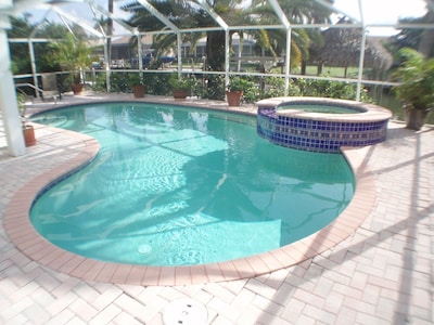 Lovely Key West Style Waterfront Heated Pool/Spa, Walk To South Beach