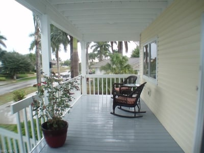 Lovely Key West Style Waterfront Heated Pool/Spa, Walk To South Beach