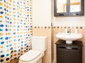 Badezimmer, Eigentum, Zimmer, Duschvorhang, Fliese, Bad Zubehör, Interior Design, Wand, Vorhang, Sinken