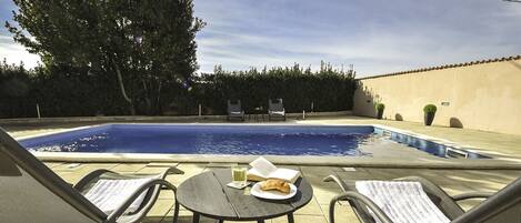 Cloud, Water, Sky, Table, Swimming Pool, Plant, Shade, Outdoor Furniture, Chair, Body Of Water