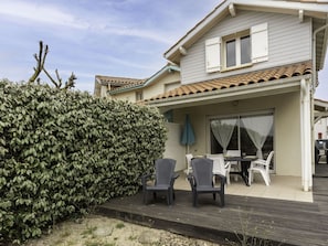 Bâtiment, Plante, Propriété, Fenêtre, Lot Terre, Design Urbain, Paysage, Quartier, Herbe, Loisir