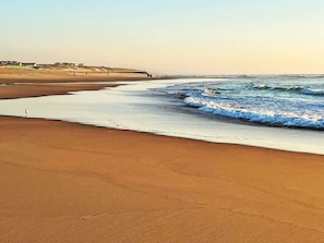 Plage, L'Eau, Plan D'Eau, Environnement Naturel, Côte, Horizon, Rive, Le Sable, Cotiers Et Relief Océaniques
