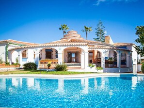 Eigentum, Gebäude, Haus, Zuhause, Grundeigentum, Schwimmbad, Estate, Die Architektur, Villa, Villa