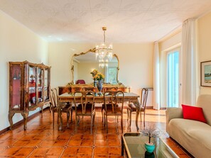 Wohngebiet, Wohnung, Zuhause, Menschliche Siedlung, Küsten Und Ozeanische Forms, Küste, Meer, Eigentumswohnung, Resort, Vorort