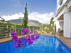 Piscine, Propriété, Immobilier, Recours, Bleu Majorelle, Villa, Bâtiment, Maison, Loisir, Vacances