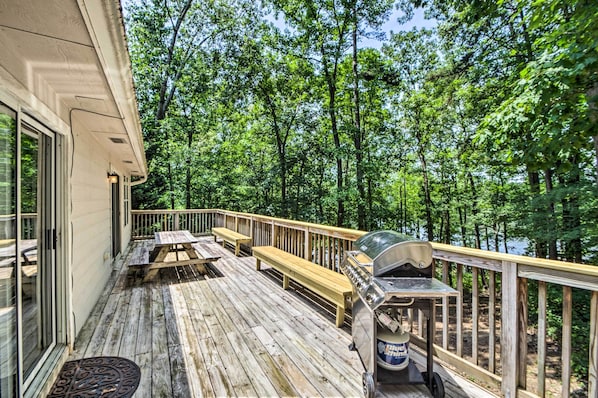 Live lakeside at this Westminster vacation rental home!