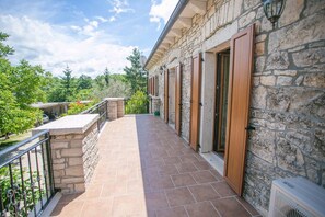 	Beautiful and spacious stone house Mendula in the country near town Tinjan.