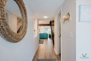 6 Sailmaster-Entry Way