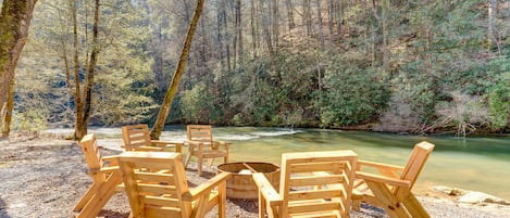 Fire pit with custom chairs 