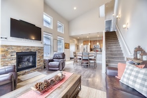 Open Floor Plan- - Living area, dining area, and kitchen all flow together nicely with the open floor plan.