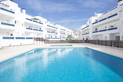 Modern apartment (T2) with 2 pools in very quiet area close to the beach 