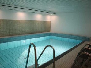 Schwimmbad im Haus zur freien Benutzung