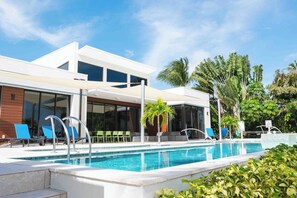 Pool deck