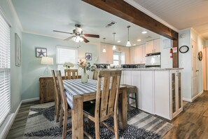 Dining Area | Dishware/Flatware Provided