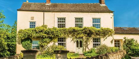 Cotswold House (Front view)