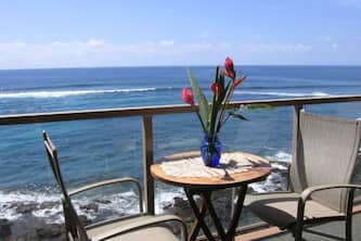 Live TOP Floor OceanFRONT. Relax & Sleep to Sounds of the Surf; AC or Tradewinds