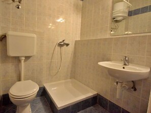 Luminaire Plomberie, Propriété, Robinet, Salle De Bains, Lavabo, Évier, Noir, Violet, Design Intérieur